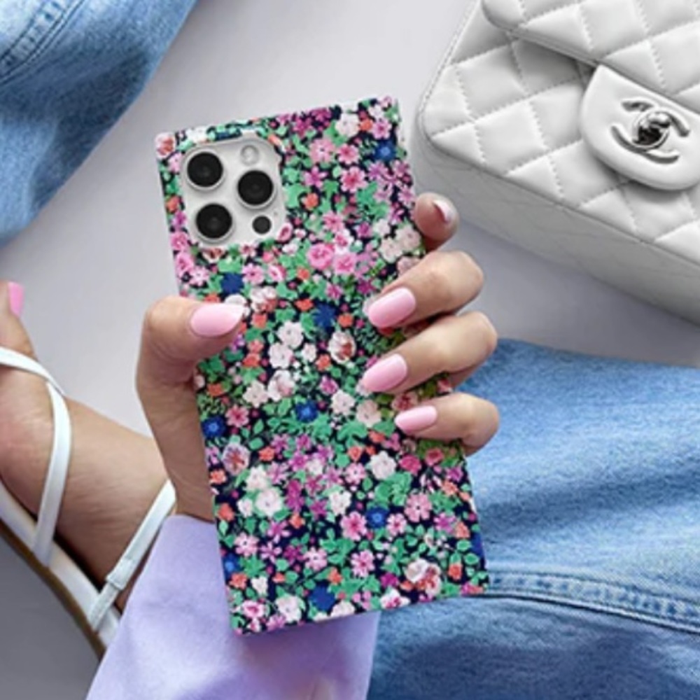 Flaunt Floral Square iPhone 14 Case